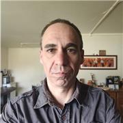 Technicien en informatique et formateur bureautique pour donner des cours intéressants et des réponses à vos questions.